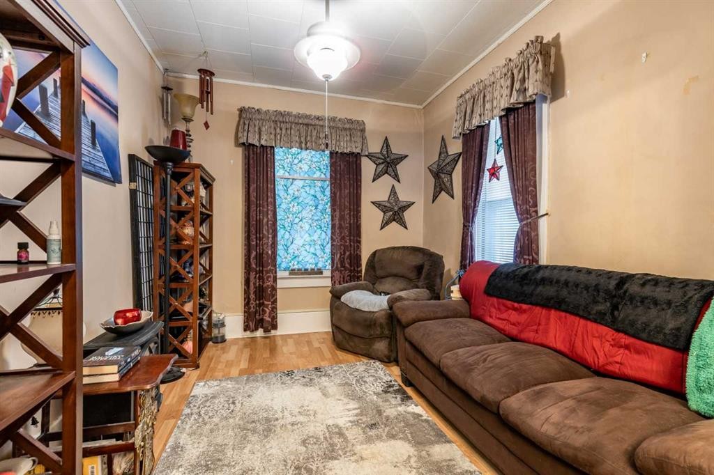 









966


Yuill

Street Southeast,
Medicine Hat,




AB
T1A 0Y8

