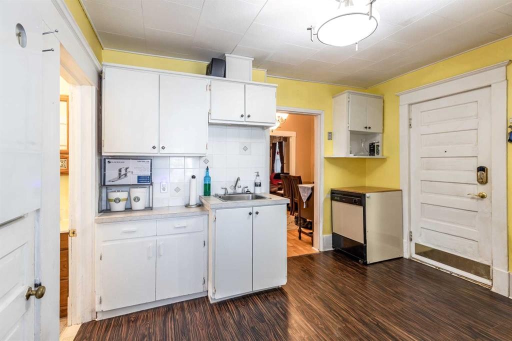 









966


Yuill

Street Southeast,
Medicine Hat,




AB
T1A 0Y8

