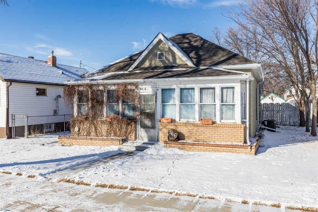 









966


Yuill

Street Southeast,
Medicine Hat,




AB
T1A 0Y8

