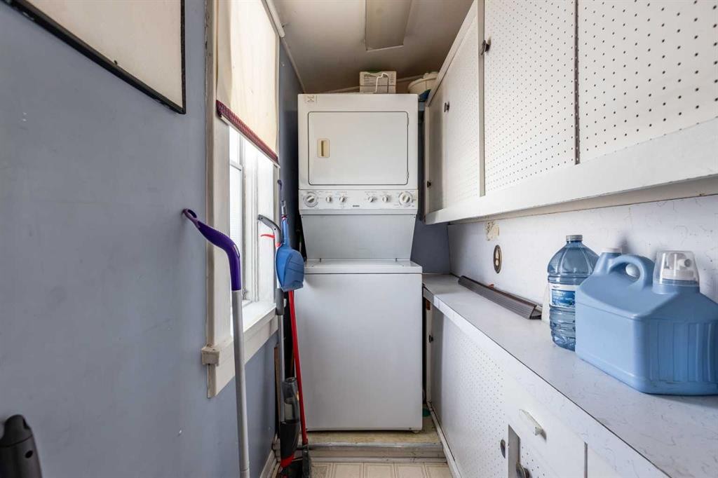 









966


Yuill

Street Southeast,
Medicine Hat,




AB
T1A 0Y8

