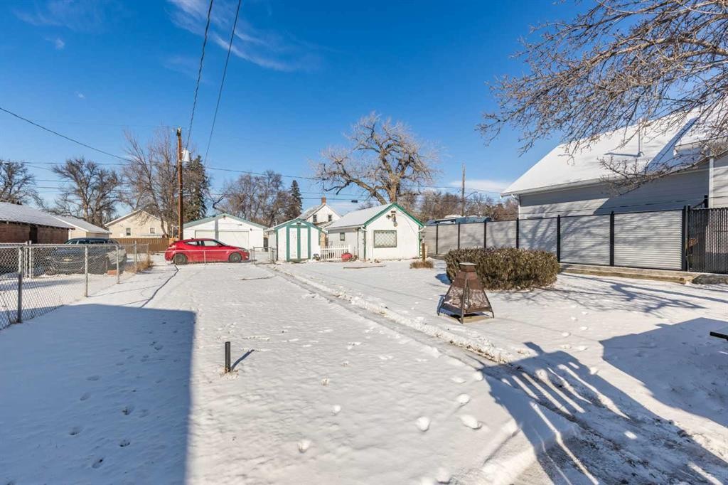 









966


Yuill

Street Southeast,
Medicine Hat,




AB
T1A 0Y8

