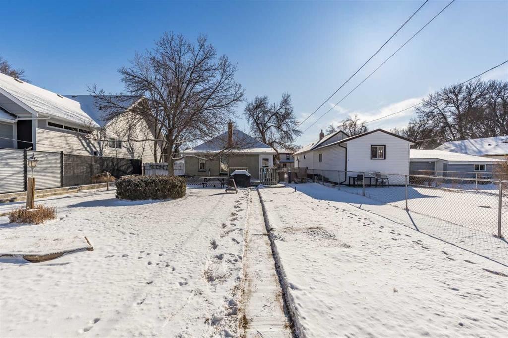 









966


Yuill

Street Southeast,
Medicine Hat,




AB
T1A 0Y8

