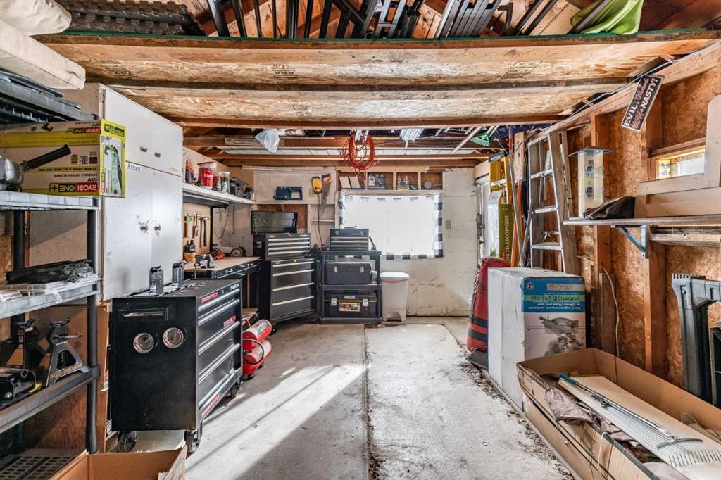 









966


Yuill

Street Southeast,
Medicine Hat,




AB
T1A 0Y8

