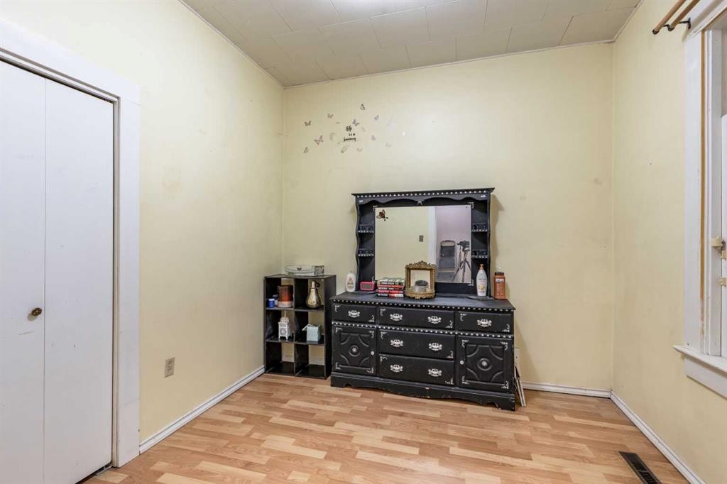 









966


Yuill

Street Southeast,
Medicine Hat,




AB
T1A 0Y8

