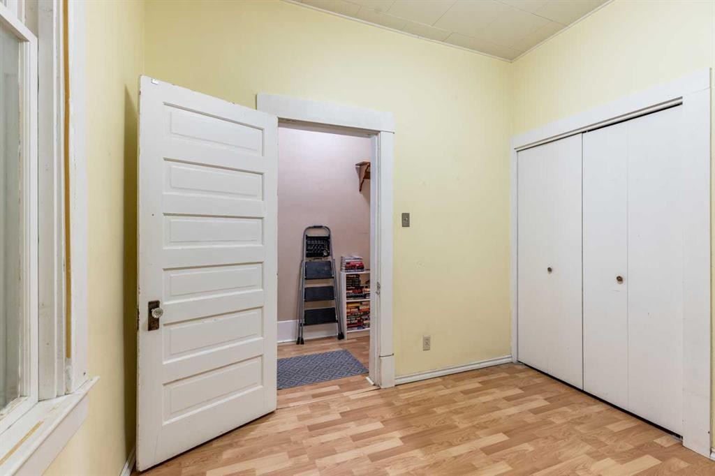 









966


Yuill

Street Southeast,
Medicine Hat,




AB
T1A 0Y8

