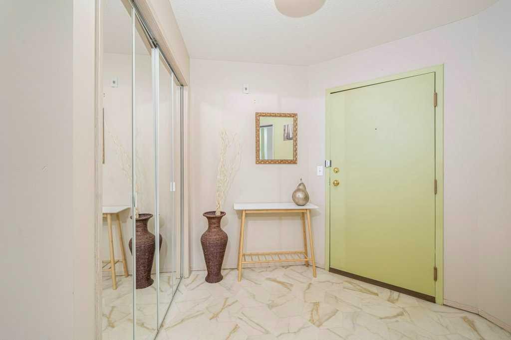 









245


Red Deer

Drive Southwest, 202,
Medicine Hat,




AB
T1A8P4

