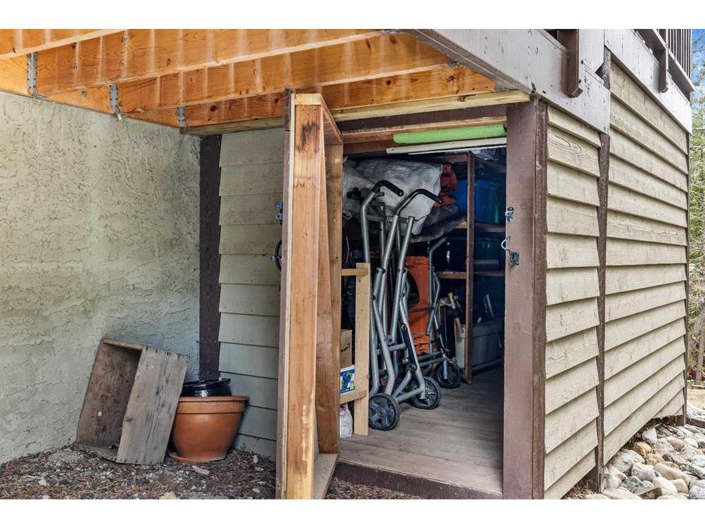 









137


Stone Creek

Road, 3,
Canmore,




AB
T1W 3A6

