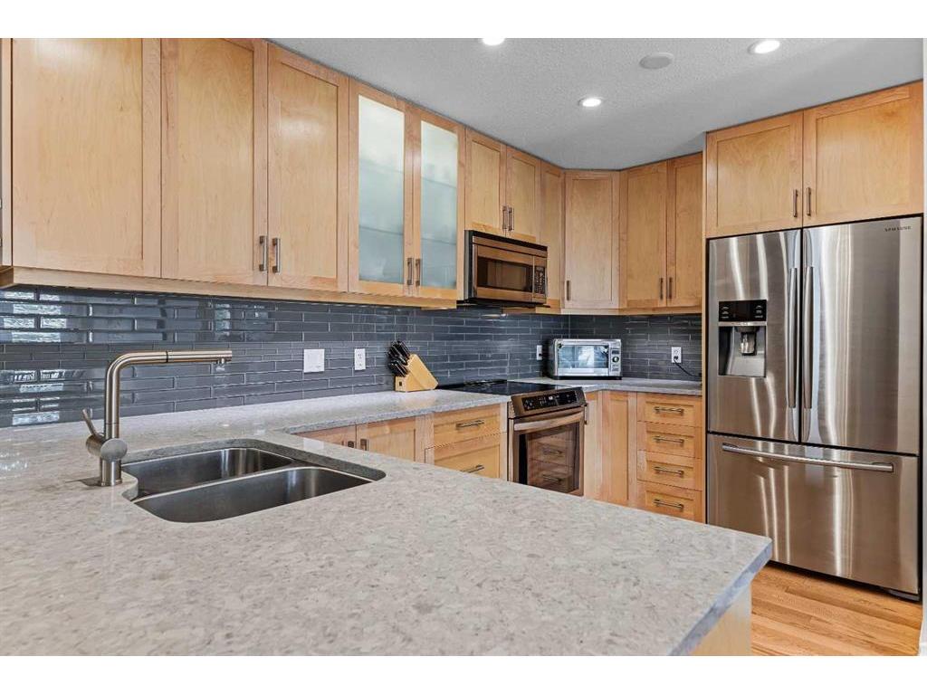 









137


Stone Creek

Road, 3,
Canmore,




AB
T1W 3A6

