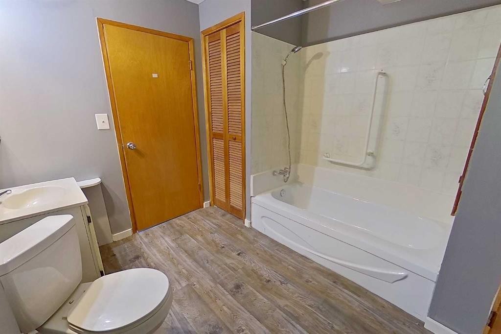 









5009


48 Avenue

,
Athabasca,




AB
T9S2A4

