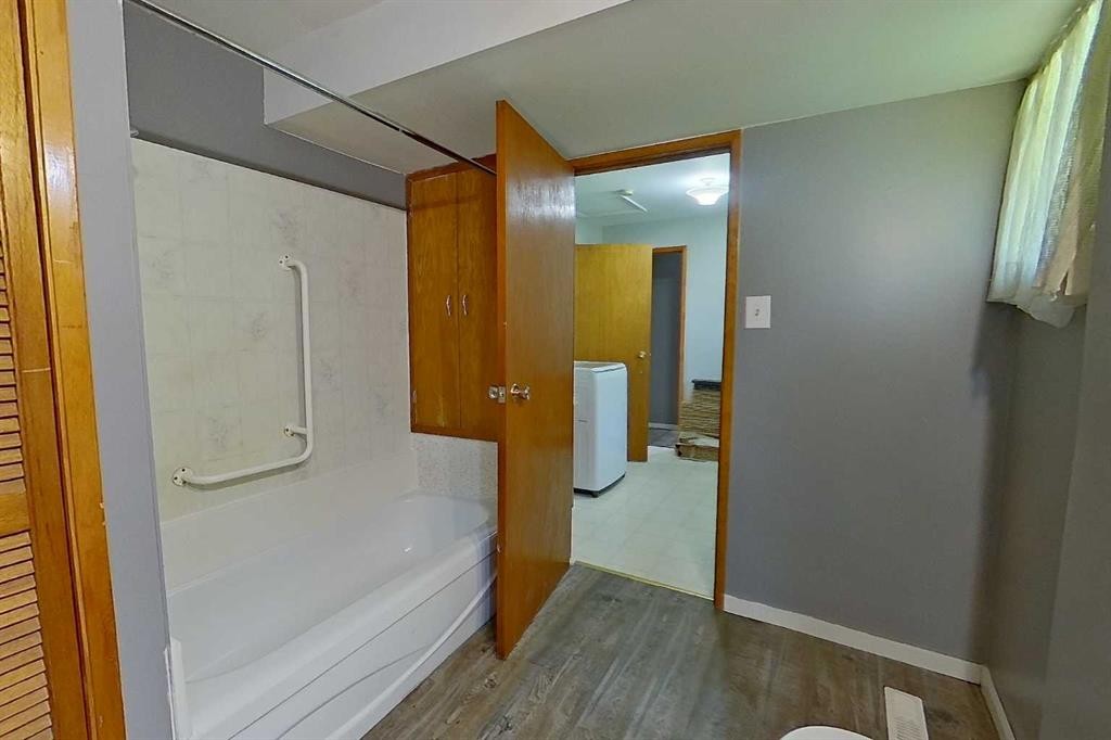 









5009


48 Avenue

,
Athabasca,




AB
T9S2A4

