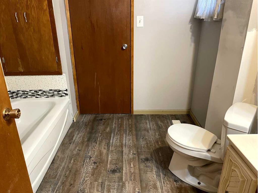 









5009


48 Avenue

,
Athabasca,




AB
T9S2A4

