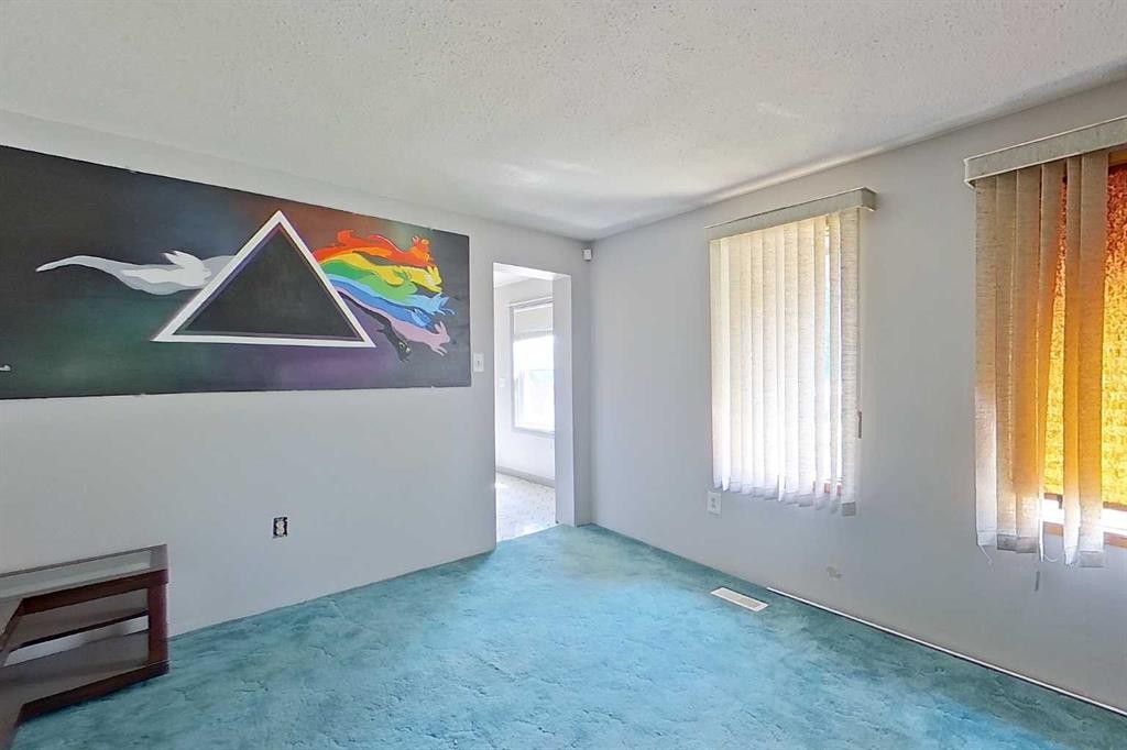 









5009


48 Avenue

,
Athabasca,




AB
T9S2A4

