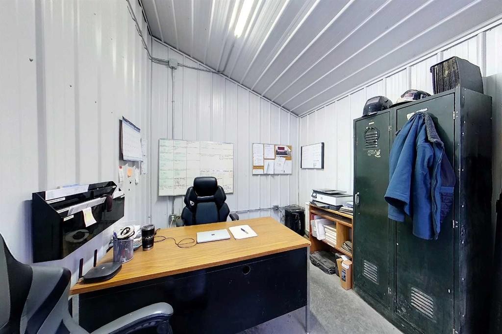 









53214A


Range Road 172

,
Rural Yellowhead County,




AB
T7E 3E2


