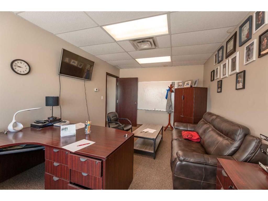 









156


Steele

Crescent,
Hinton,




AB
T7V 2G5

