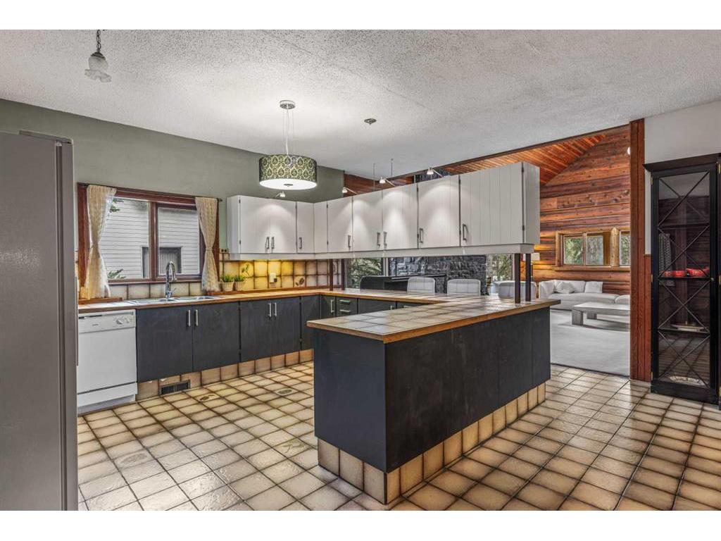 









317


Buffalo

Street,
Banff,




AB
T1L 1A1

