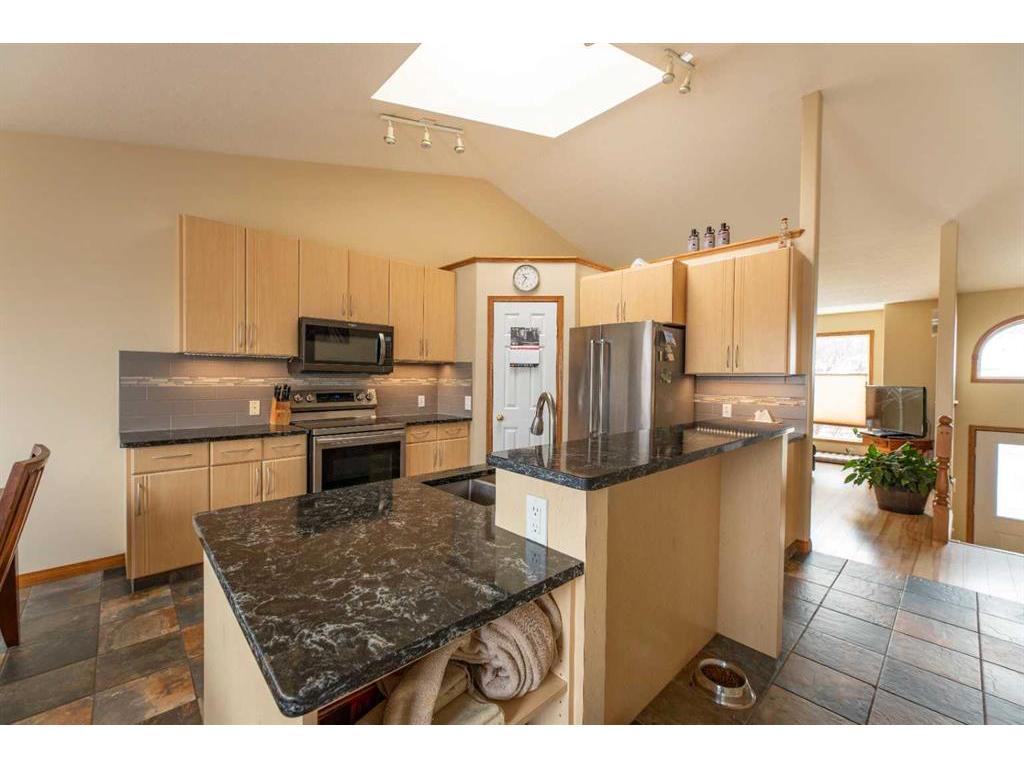 









129


Mackay

Crescent,
Hinton,




AB
T7V 2C7

