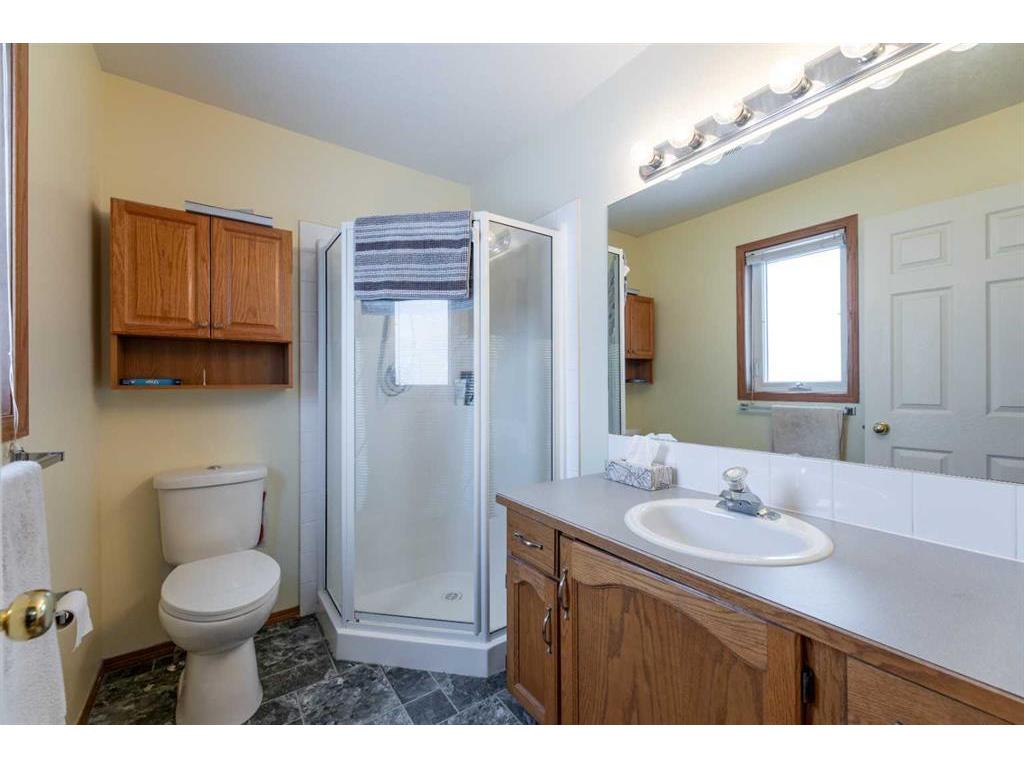 









129


Mackay

Crescent,
Hinton,




AB
T7V 2C7

