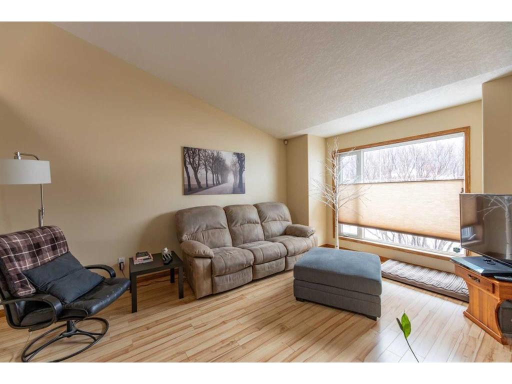 









129


Mackay

Crescent,
Hinton,




AB
T7V 2C7

