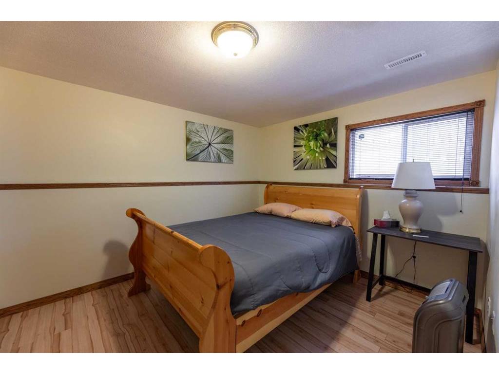 









129


Mackay

Crescent,
Hinton,




AB
T7V 2C7

