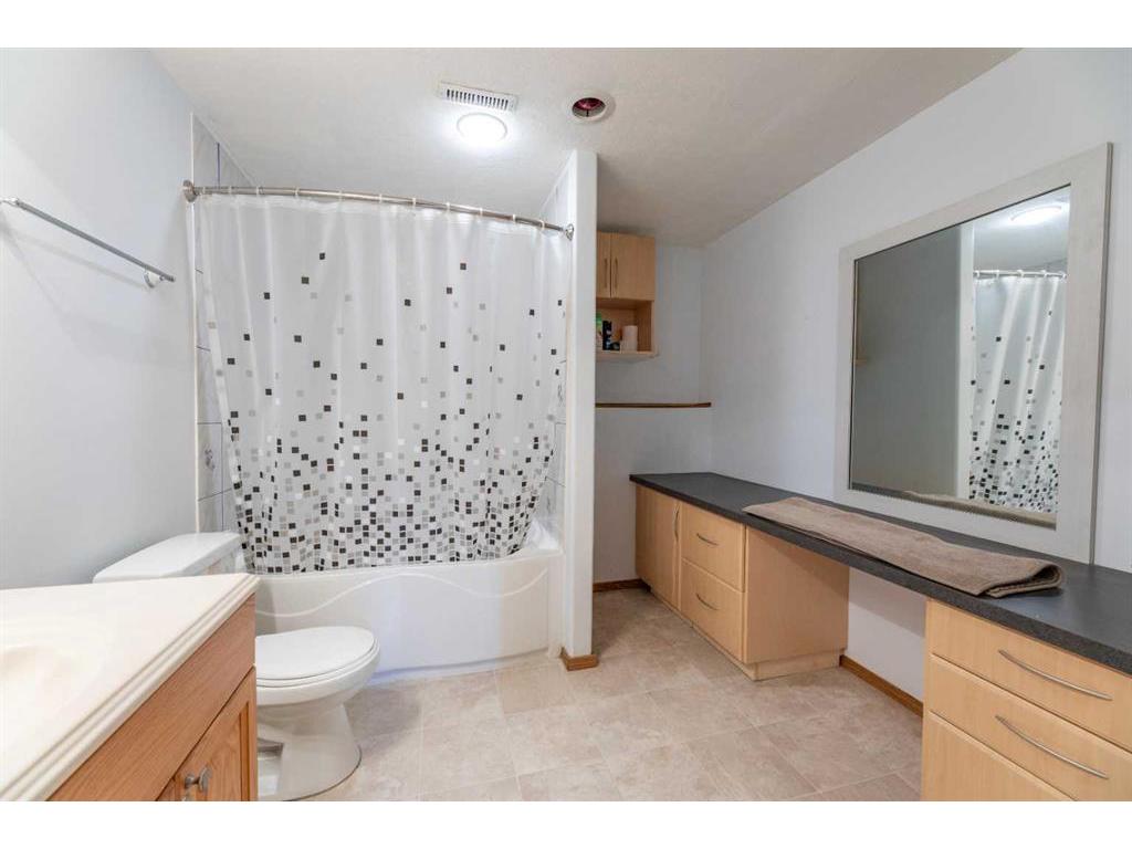 









129


Mackay

Crescent,
Hinton,




AB
T7V 2C7

