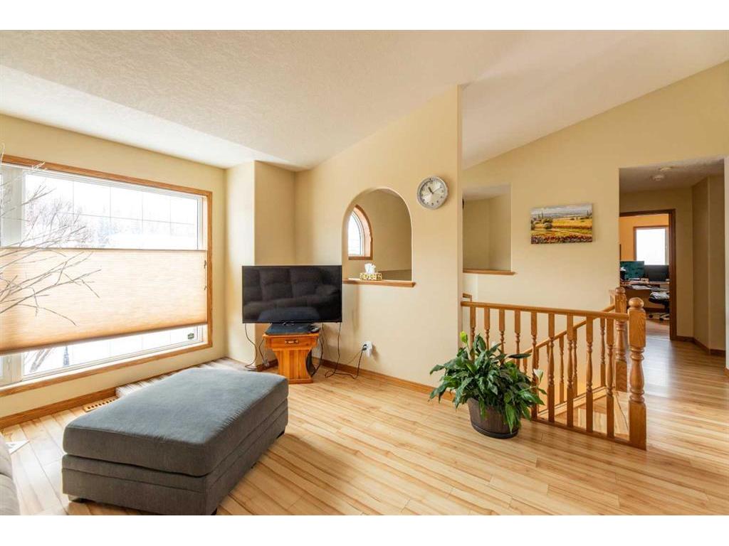 









129


Mackay

Crescent,
Hinton,




AB
T7V 2C7

