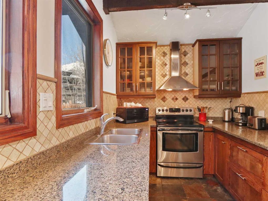 









21


Pinewood

Crescent,
Canmore,




AB
T1W1P8

