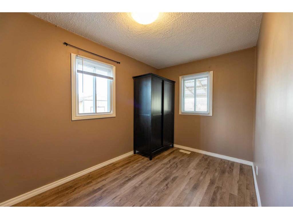









135


Sherwood

Drive,
Hinton,




AB
T7V 1P6

