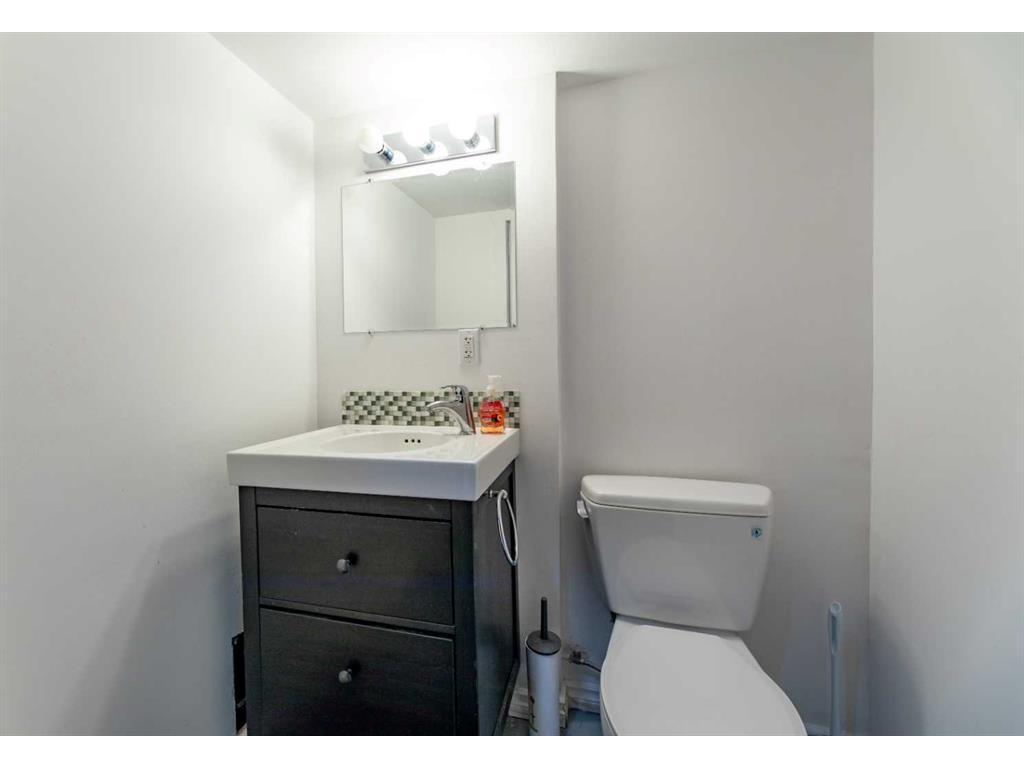









135


Sherwood

Drive,
Hinton,




AB
T7V 1P6

