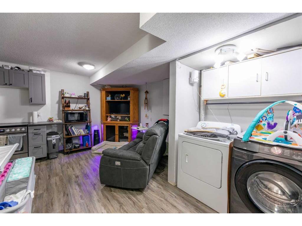 









522


Boutin

Avenue,
Hinton,




AB
T7V 1A8

