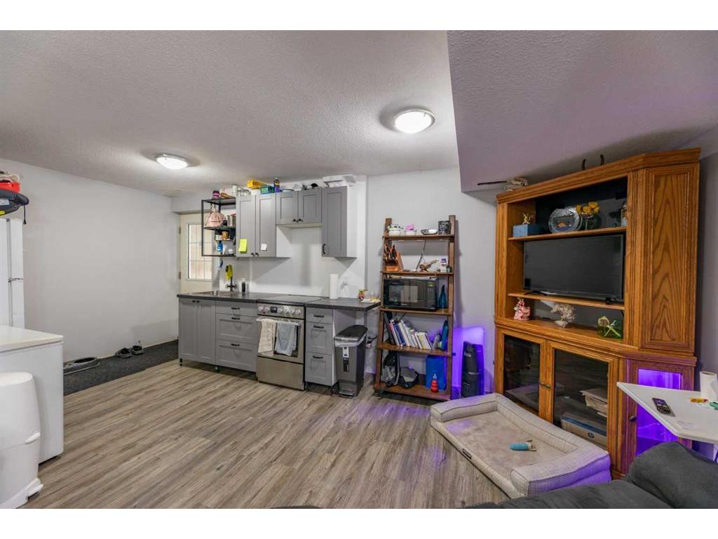 









522


Boutin

Avenue,
Hinton,




AB
T7V 1A8

