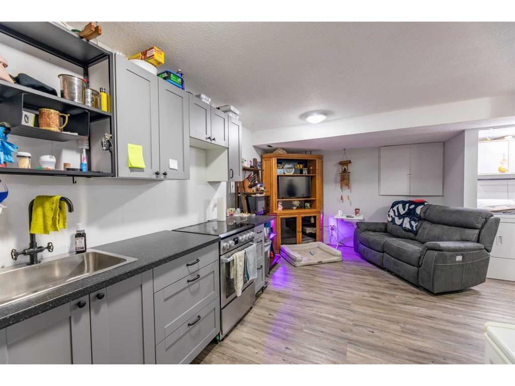 









522


Boutin

Avenue,
Hinton,




AB
T7V 1A8

