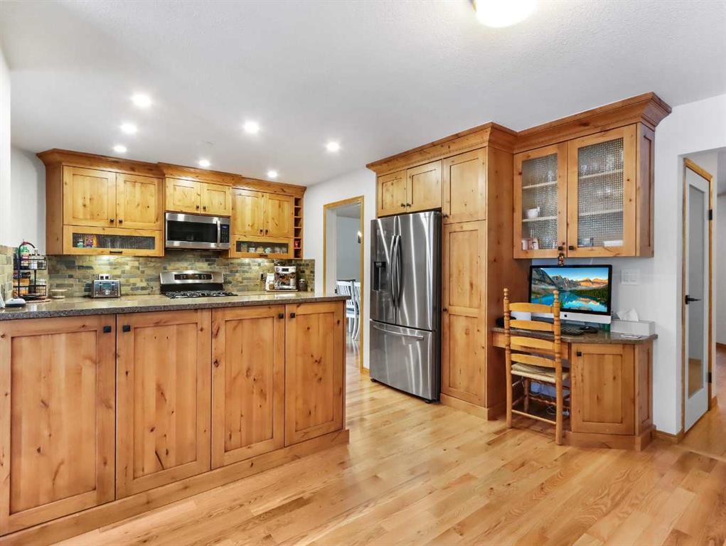 









160


Benchlands

Terrace,
Canmore,




AB
T1W1G2


