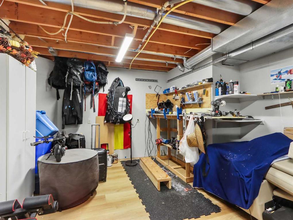









160


Benchlands

Terrace,
Canmore,




AB
T1W1G2

