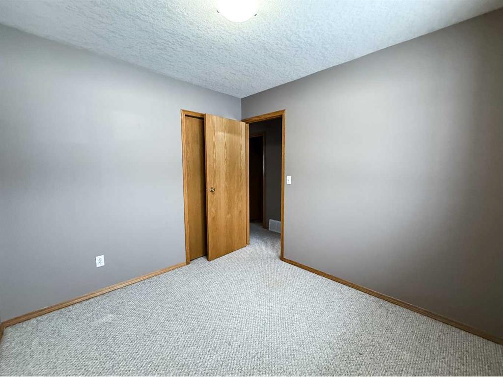 









243


Baker

Street,
Hinton,




AB
T7V 2C4

