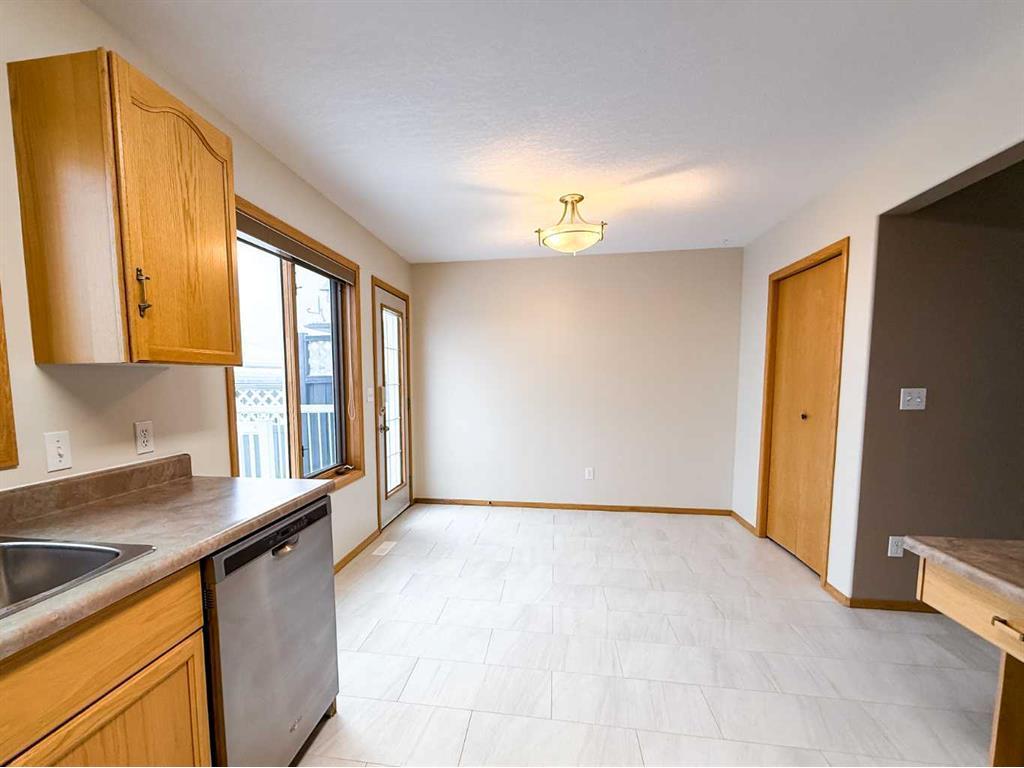 









243


Baker

Street,
Hinton,




AB
T7V 2C4

