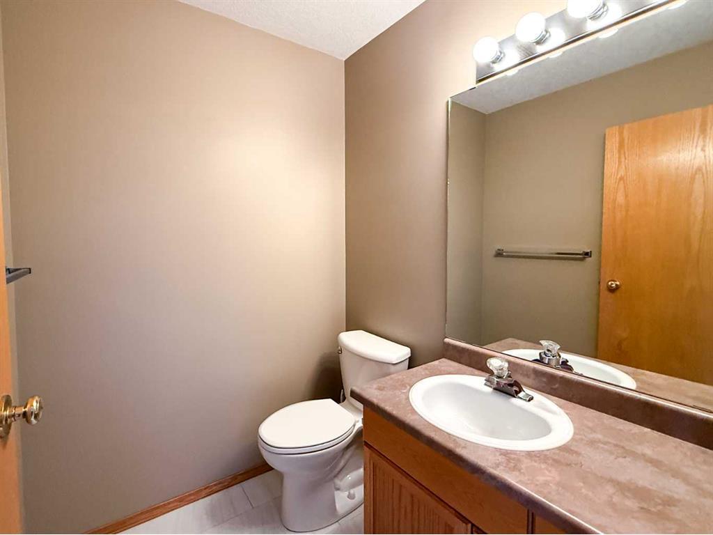 









243


Baker

Street,
Hinton,




AB
T7V 2C4

