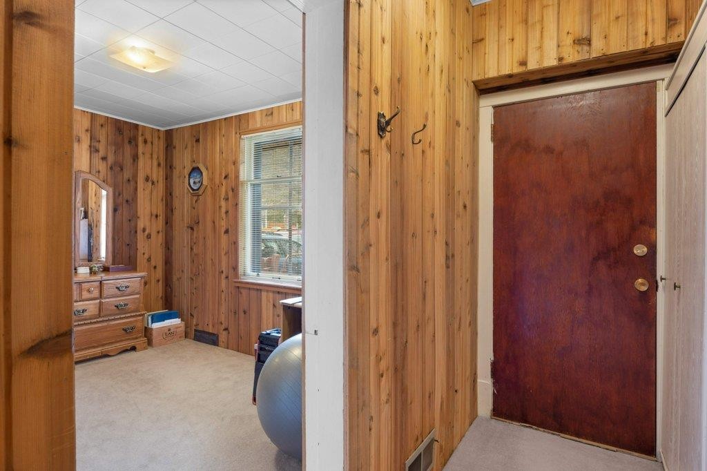 









412


Cougar

Street,
Banff,




AB
T1L1A1

