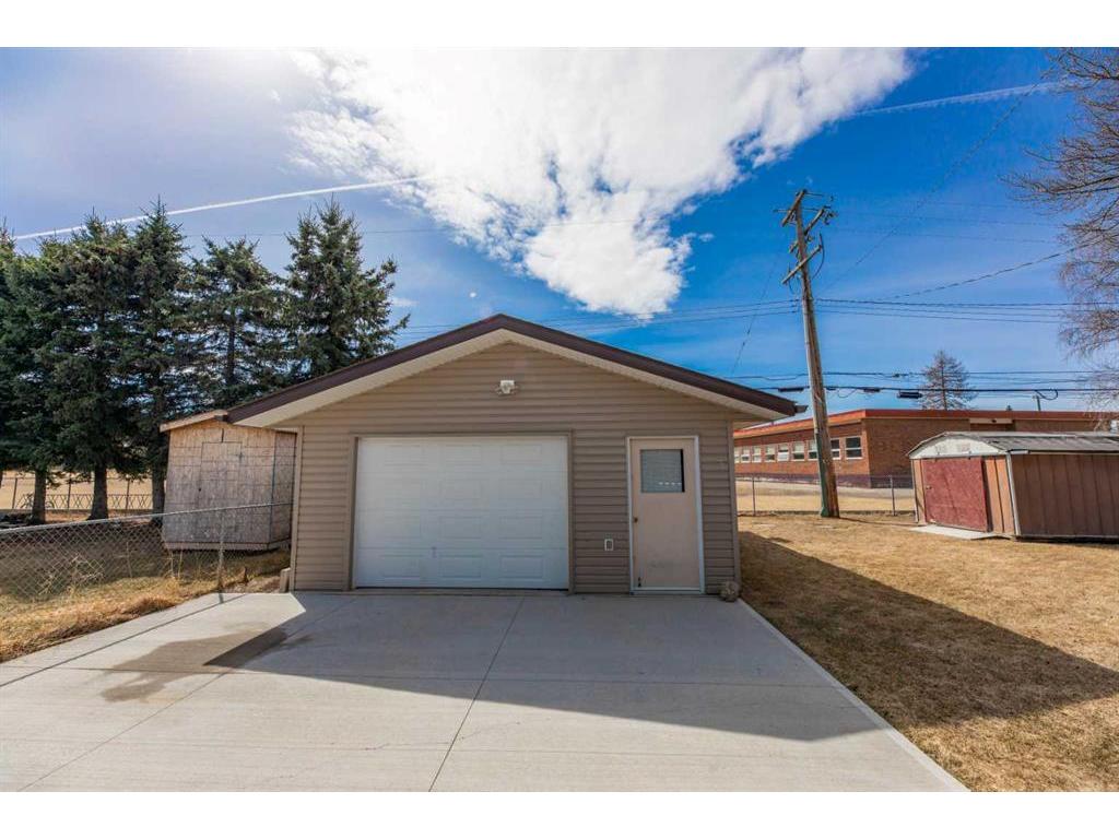 









138


Willow

Drive,
Hinton,




AB
T7V 1E3

