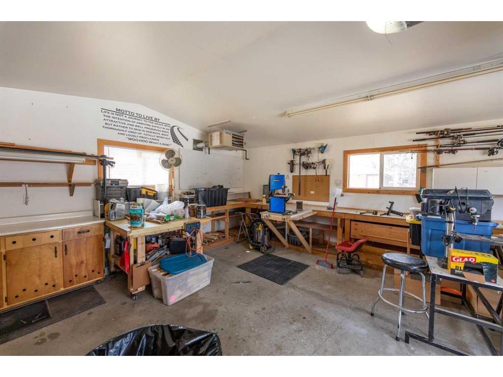 









138


Willow

Drive,
Hinton,




AB
T7V 1E3

