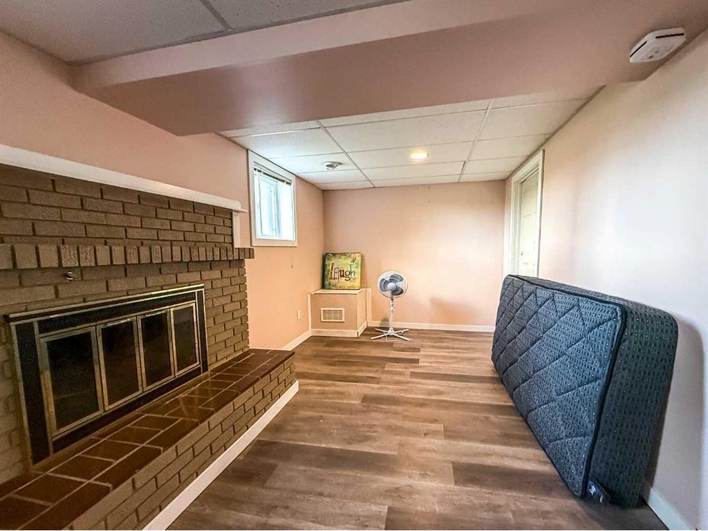 









133


Pembina

Avenue,
Hinton,




AB
T7V 1B7

