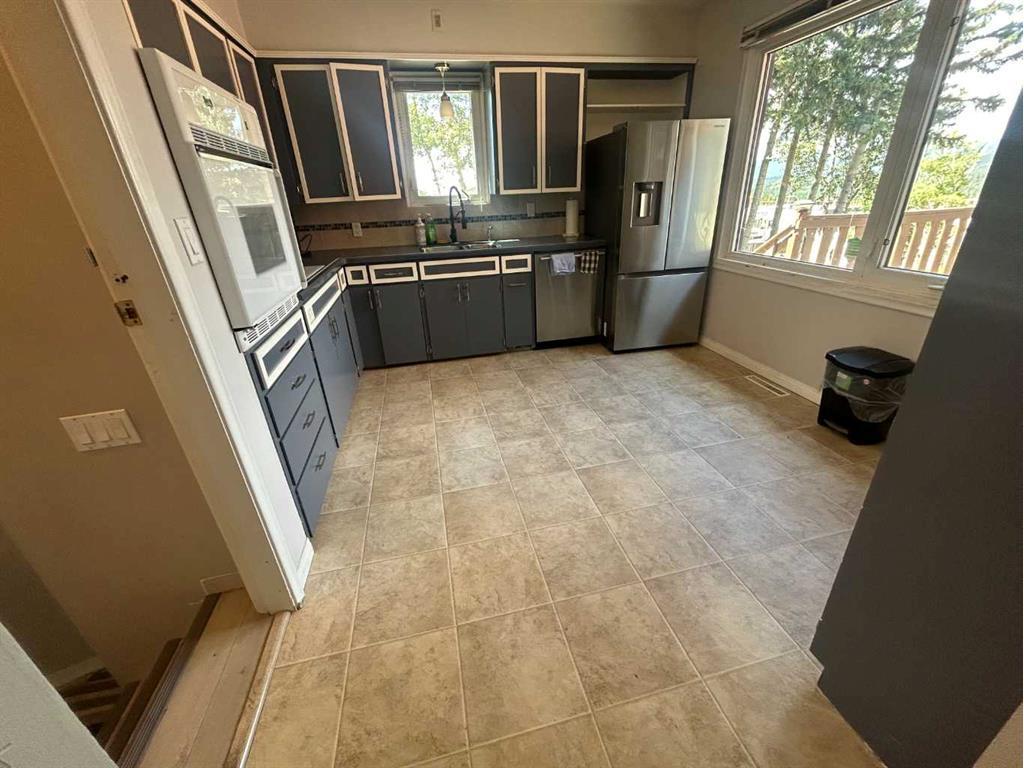 









133


Pembina

Avenue,
Hinton,




AB
T7V 1B7

