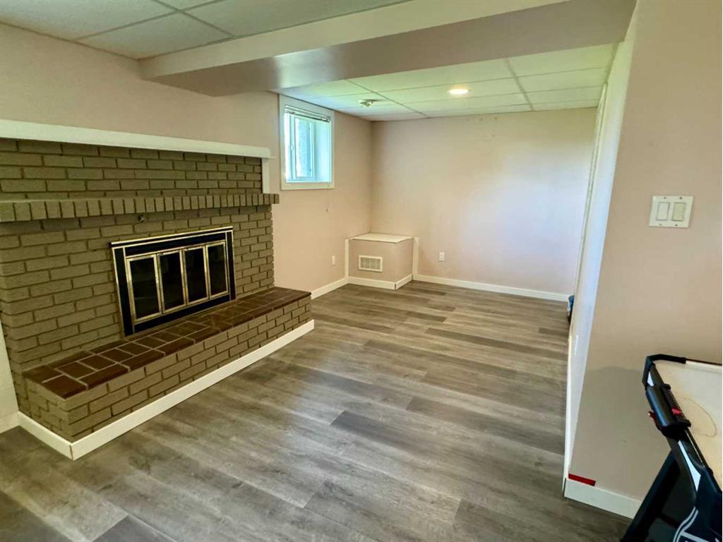 









133


Pembina

Avenue,
Hinton,




AB
T7V 1B7

