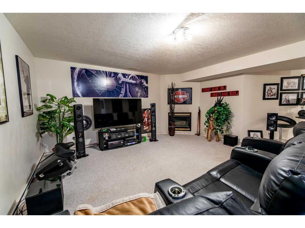 









119


Mackay

Crescent,
Hinton,




AB
T7V 2C8

