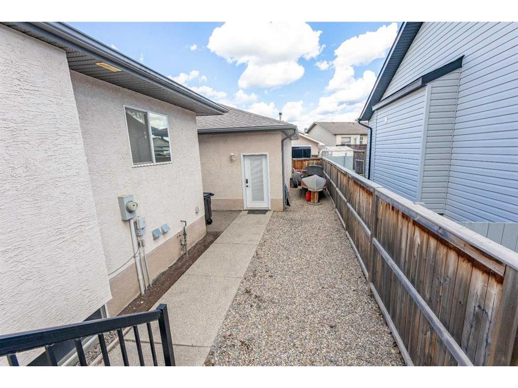 









119


Mackay

Crescent,
Hinton,




AB
T7V 2C8


