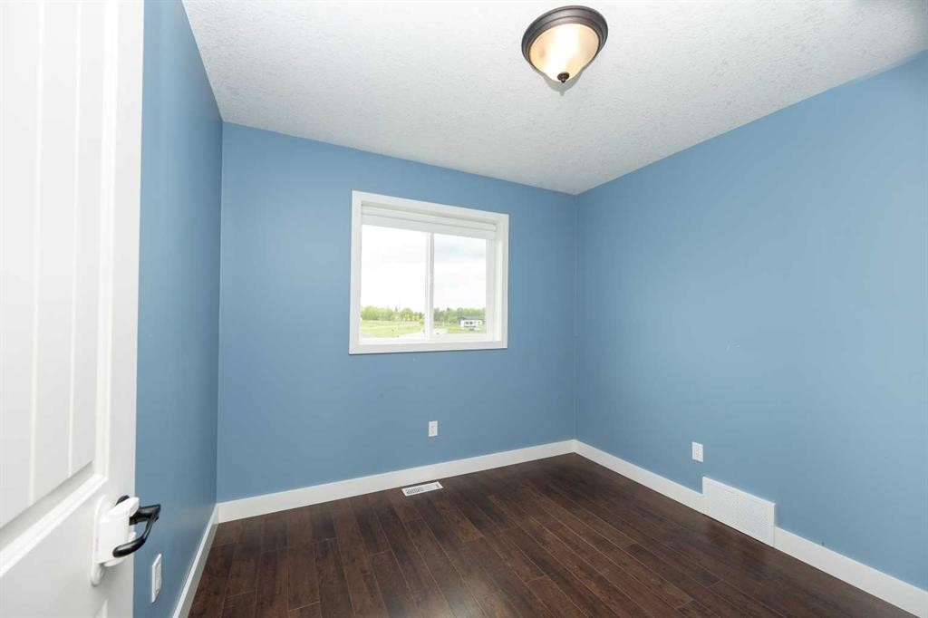 









28, 241044


Highway

Avenue,
Island Lake,




AB
T9S 2A6

