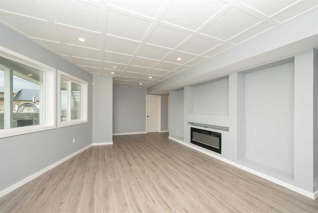 









28, 241044


Highway

Avenue,
Island Lake,




AB
T9S 2A6

