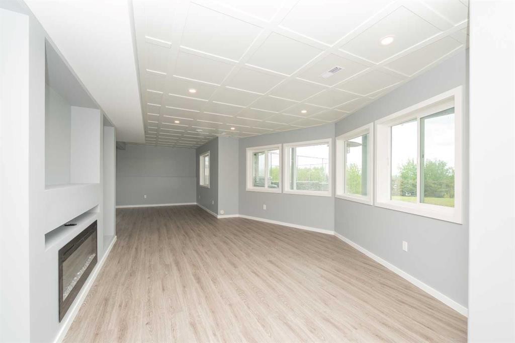 









28, 241044


Highway

Avenue,
Island Lake,




AB
T9S 2A6

