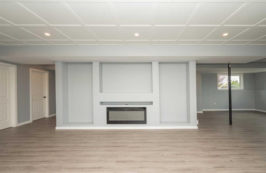 









28, 241044


Highway

Avenue,
Island Lake,




AB
T9S 2A6

