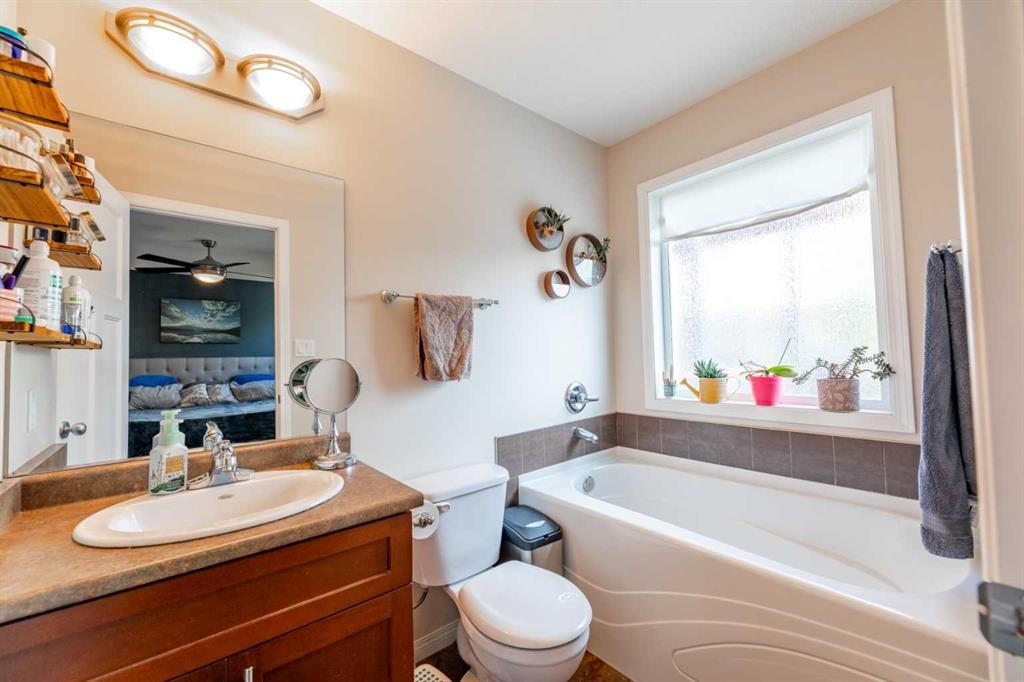 









126


Muldoon

Crescent,
Hinton,




AB
T7V 0A1

