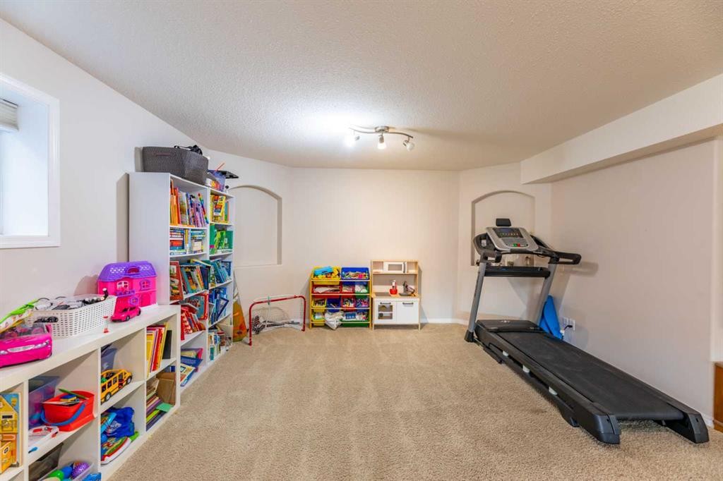 









126


Muldoon

Crescent,
Hinton,




AB
T7V 0A1

